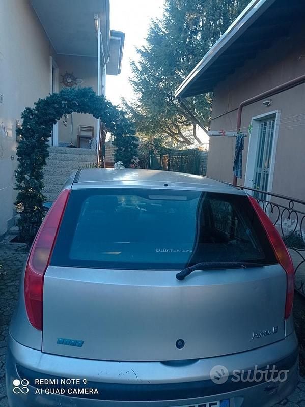 Grigio Usata 2001 Fiat Punto Due volumi | 1500 € - Immagine 1/4