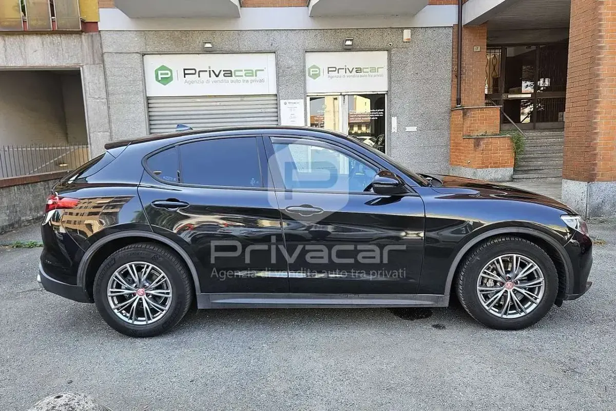Usata Alfa Romeo Stelvio Business 190 CV (139 kW) 2021 Nero SUV