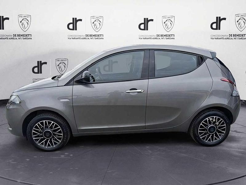 Begagnad Lancia Ypsilon S 69 HK (50 kW) 2024 Grå Halvkombi