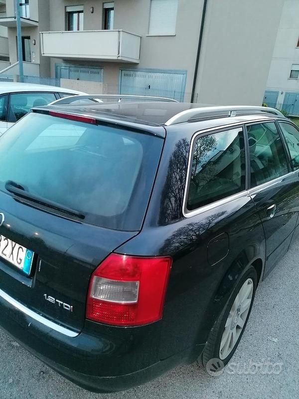 Usata Audi A4 130 CV (95 kW) 2004 Nero Station wagon