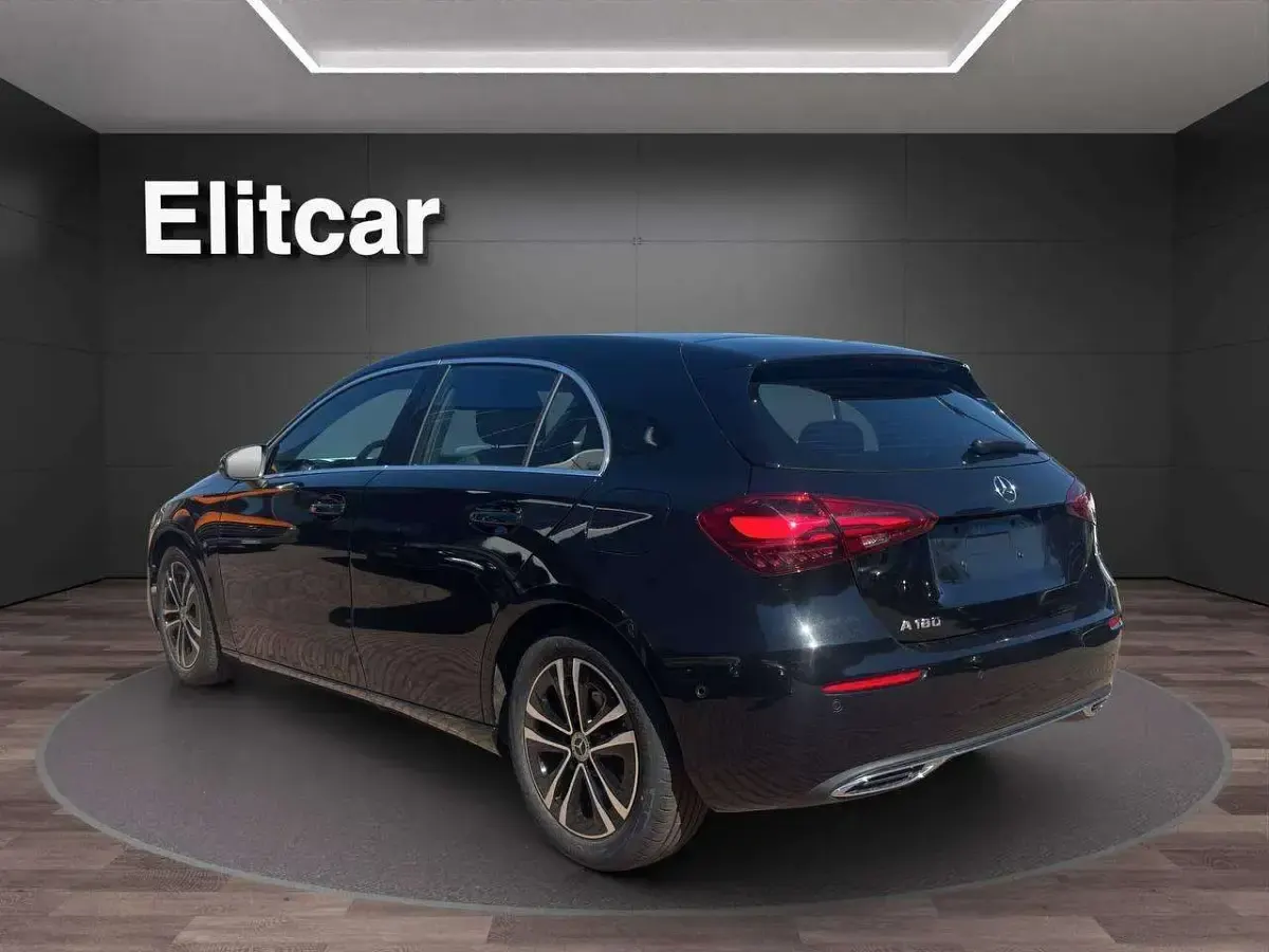 Usata Mercedes A180 Advanced 136 CV (100 kW) 2025 Nero cosmo Berlina