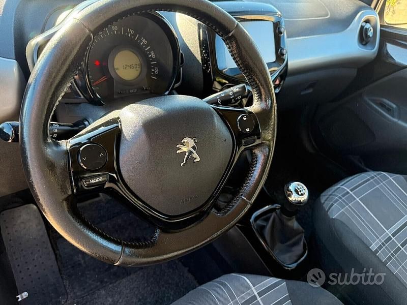 Usata Peugeot 108 Collection 69 CV (50 kW) 2017 Bianco Berlina