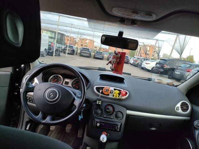 Usata Renault Clio II 74 CV (54 kW) 2006 Nero