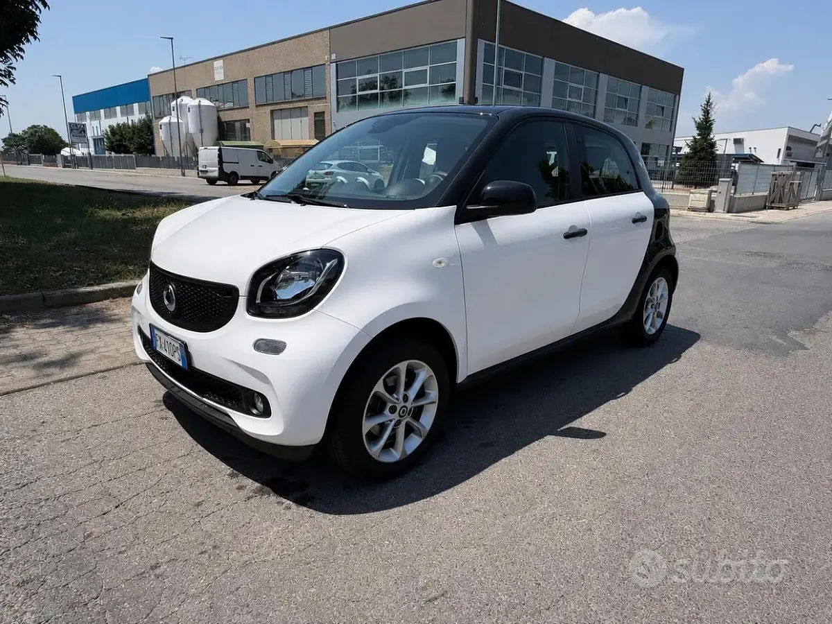 Usata Smart ForFour 71 CV (52 kW) 2019 Bianco Utilitaria