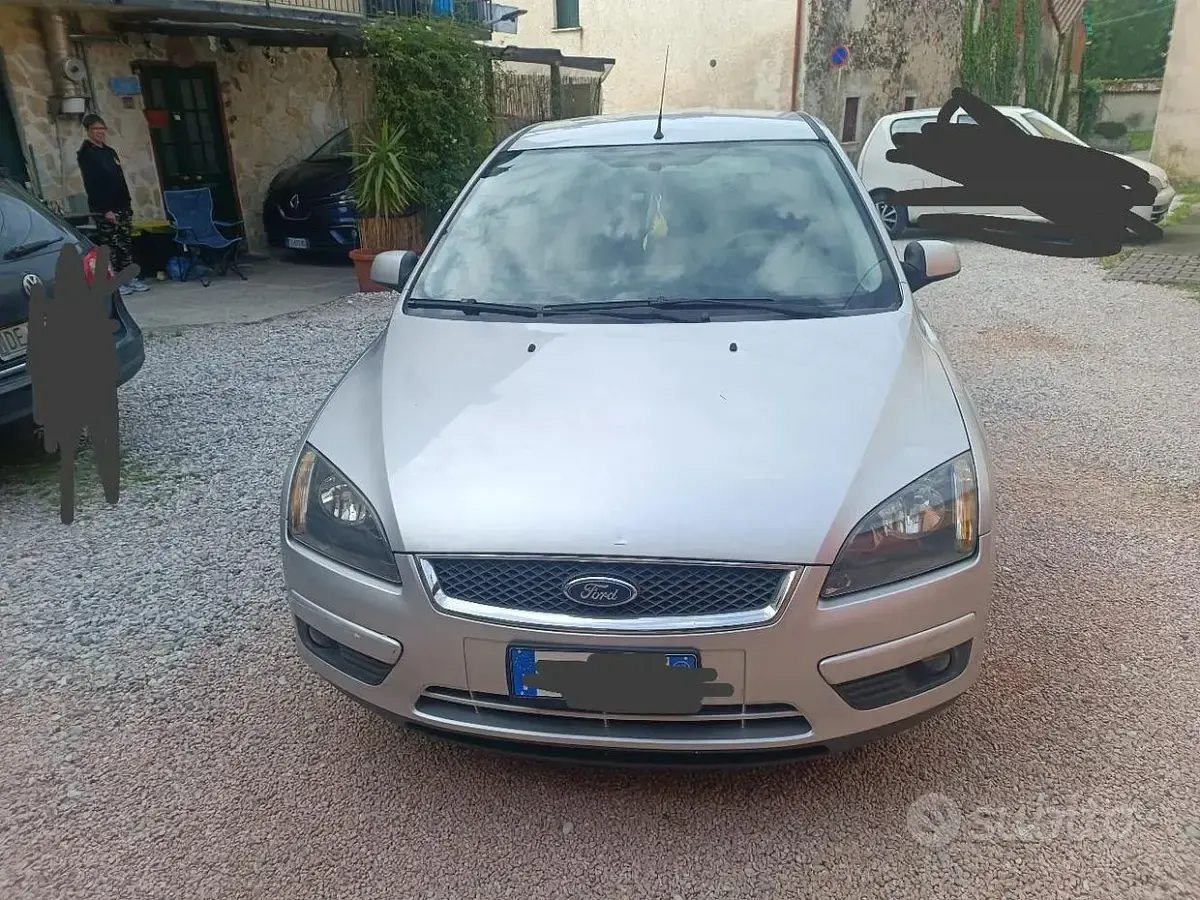 Usata Ford Focus 90 CV (66 kW) 2007 Grigio Berlina