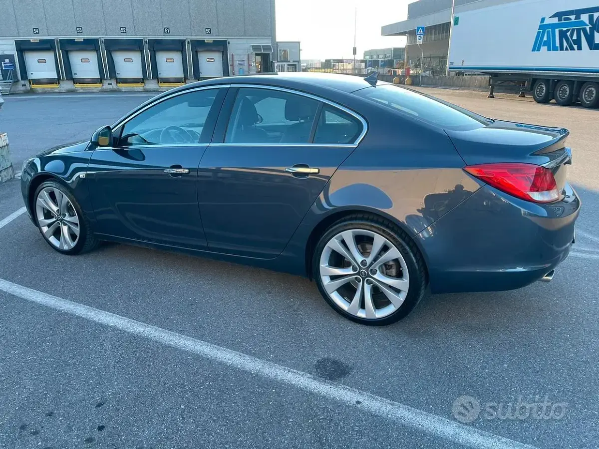 Usata Opel Insignia 180 CV (132 kW) 2010 Bluazzurro Berlina