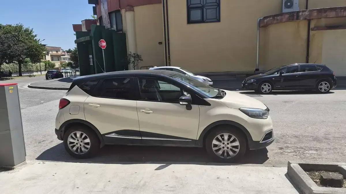 Usata Renault Captur Expression 90 CV (66 kW) 2013 SUV