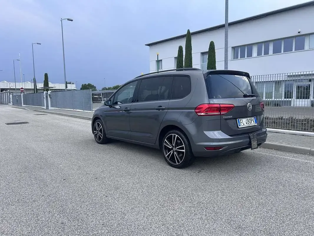 Usata VW Touran Comfortline 116 CV (85 kW) 2017 Monovolume
