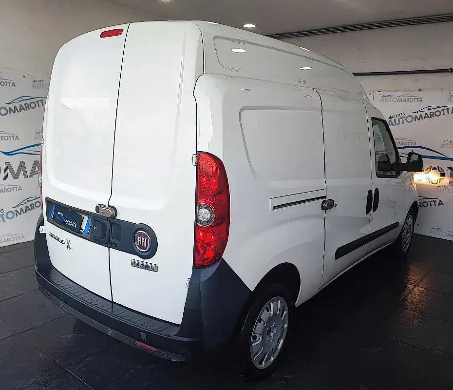 Usata Fiat Doblò 105 CV (77 kW) 2019 Bianco Monovolume