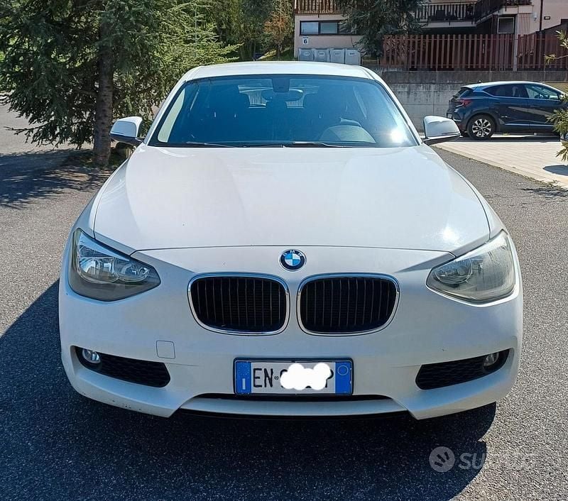 Begagnad BMW 118 Comfort Edition 143 HK (105 kW) 2012 Vit Halvkombi