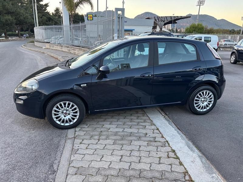Usata Fiat Punto Lounge 75 CV (55 kW) 2014 Blu Utilitaria