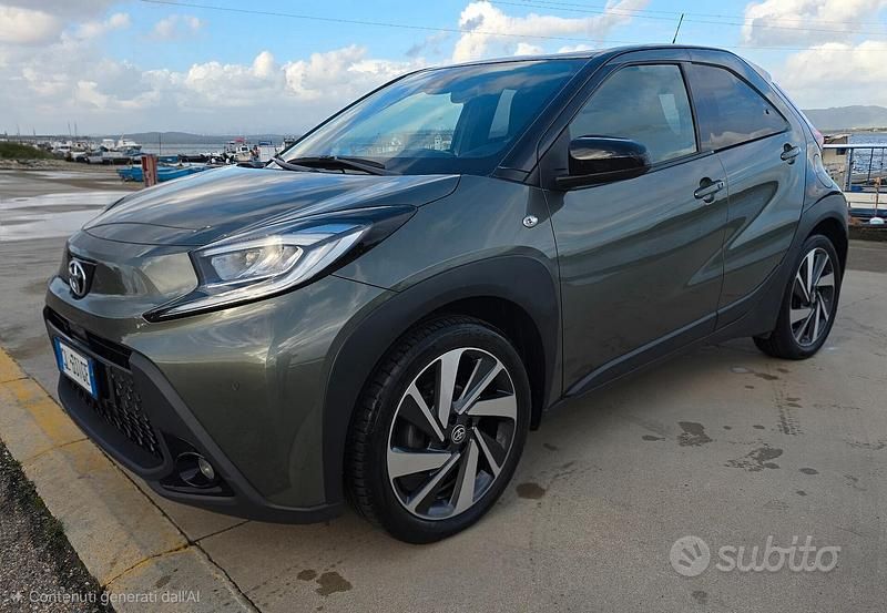 Grigio Usata 2023 Toyota Aygo X Lounge SUV | 16.200 € (Buon prezzo) - Immagine 1/4