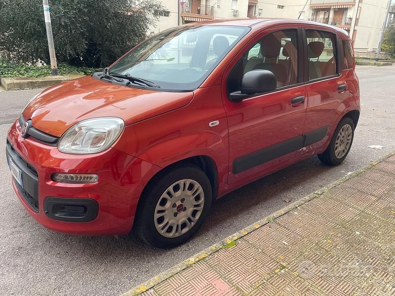 Usata Fiat Panda Easy 69 CV (50 kW) 2015 Rosso Berlina