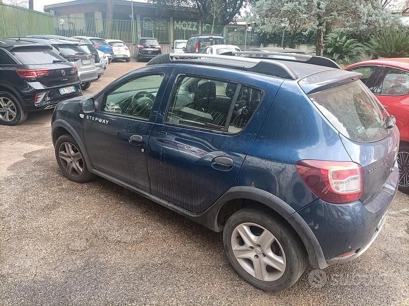 Usata Dacia Sandero Lauréate 90 CV (66 kW) 2016 Berlina