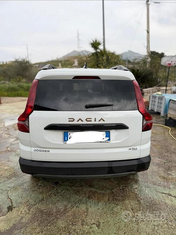 Usata Dacia Jogger Extreme 91 CV (66 kW) 2024 Bianco Monovolume