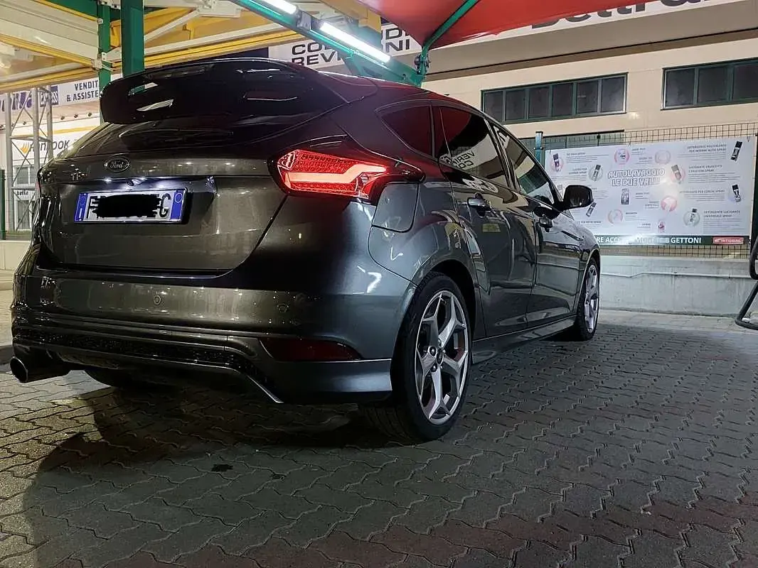 Usata Ford Focus ST-Line 120 CV (88 kW) 2018 Berlina