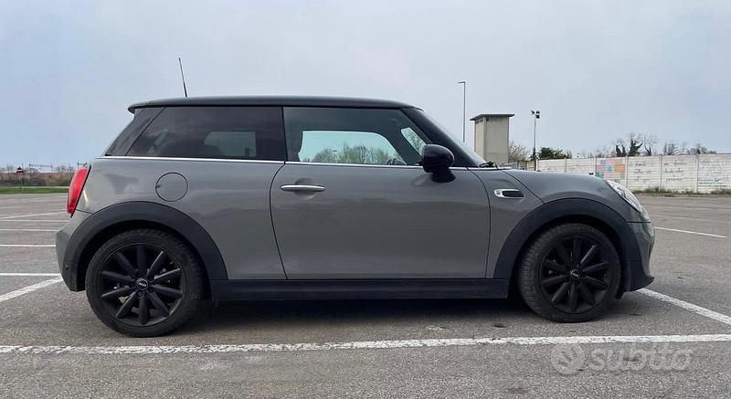 Usata Mini Cooper 116 CV (85 kW) 2017 Grigio Utilitaria