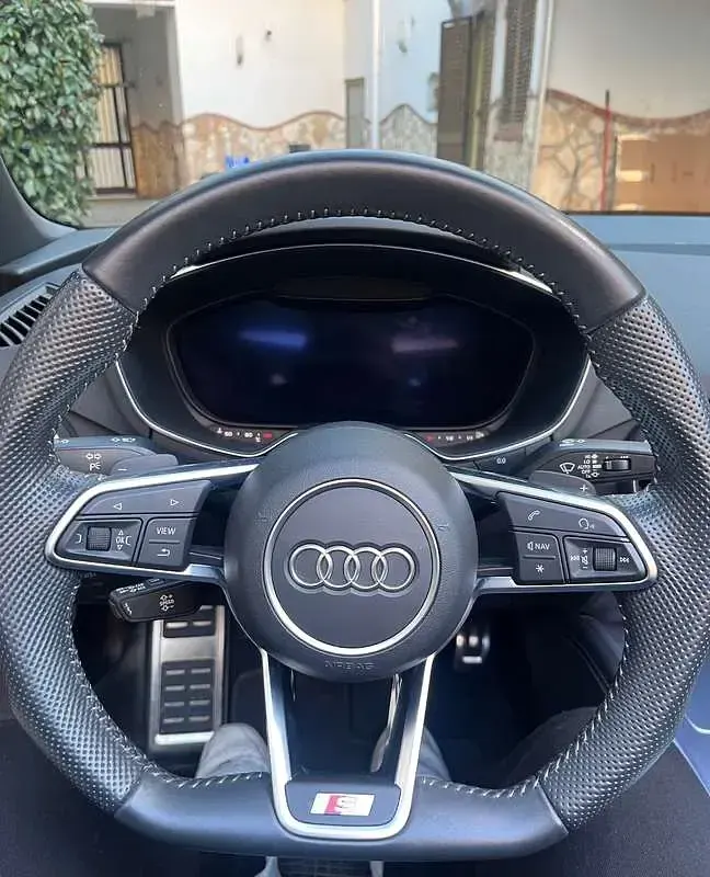 Usata Audi TT Roadster Ambiente 245 CV (180 kW) 2019 Arancione Cabrio