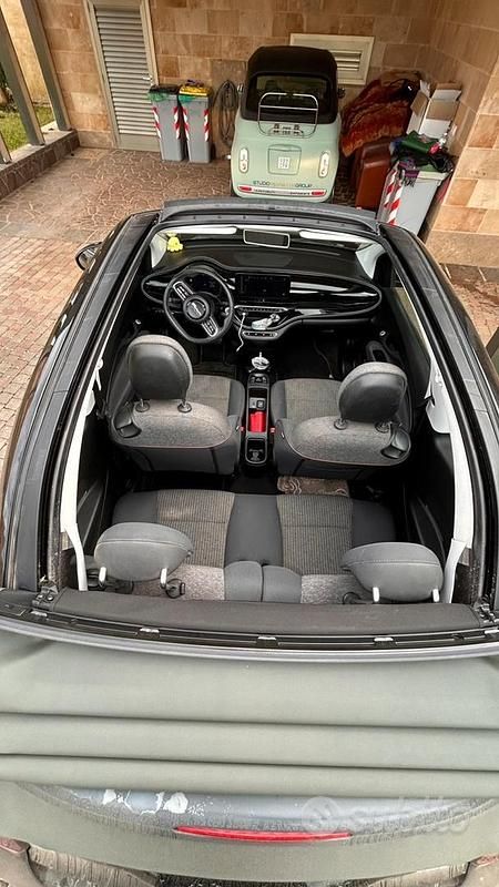Usata Fiat 500e 50 kW (69 CV) 2022 Nero Cabrio