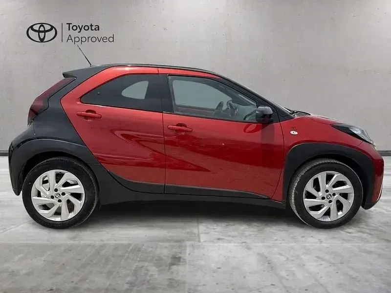 Usata Toyota Aygo X Trend 72 CV (52 kW) 2022 Bianco SUV
