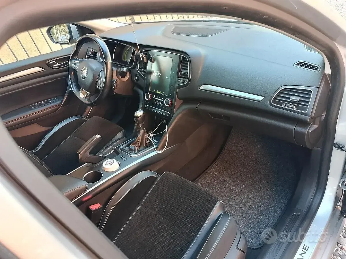 Usata Renault Mégane GrandTour 131 CV (96 kW) 2017 Grigio Station wagon