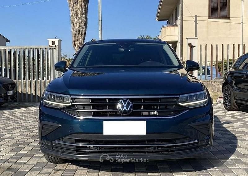 Usata VW Tiguan Life 122 CV (89 kW) 2022 Blu/azzurro SUV