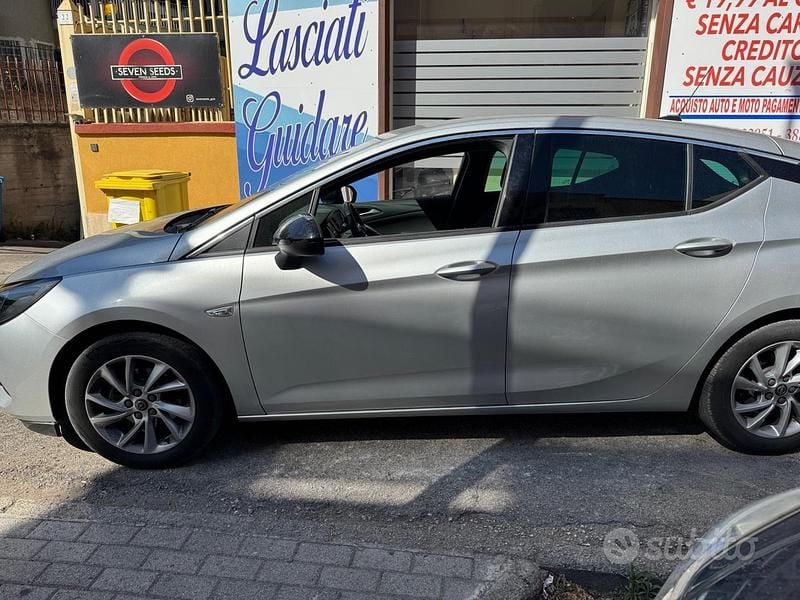 Usata Opel Astra Ultimate 122 CV (89 kW) 2021 Argento Berlina