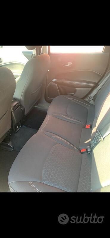 Usata Jeep Compass 120 CV (88 kW) 2018 Grigio SUV