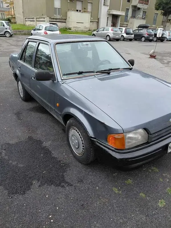 Usata Ford Orion 68 CV (50 kW) 1987 Berlina