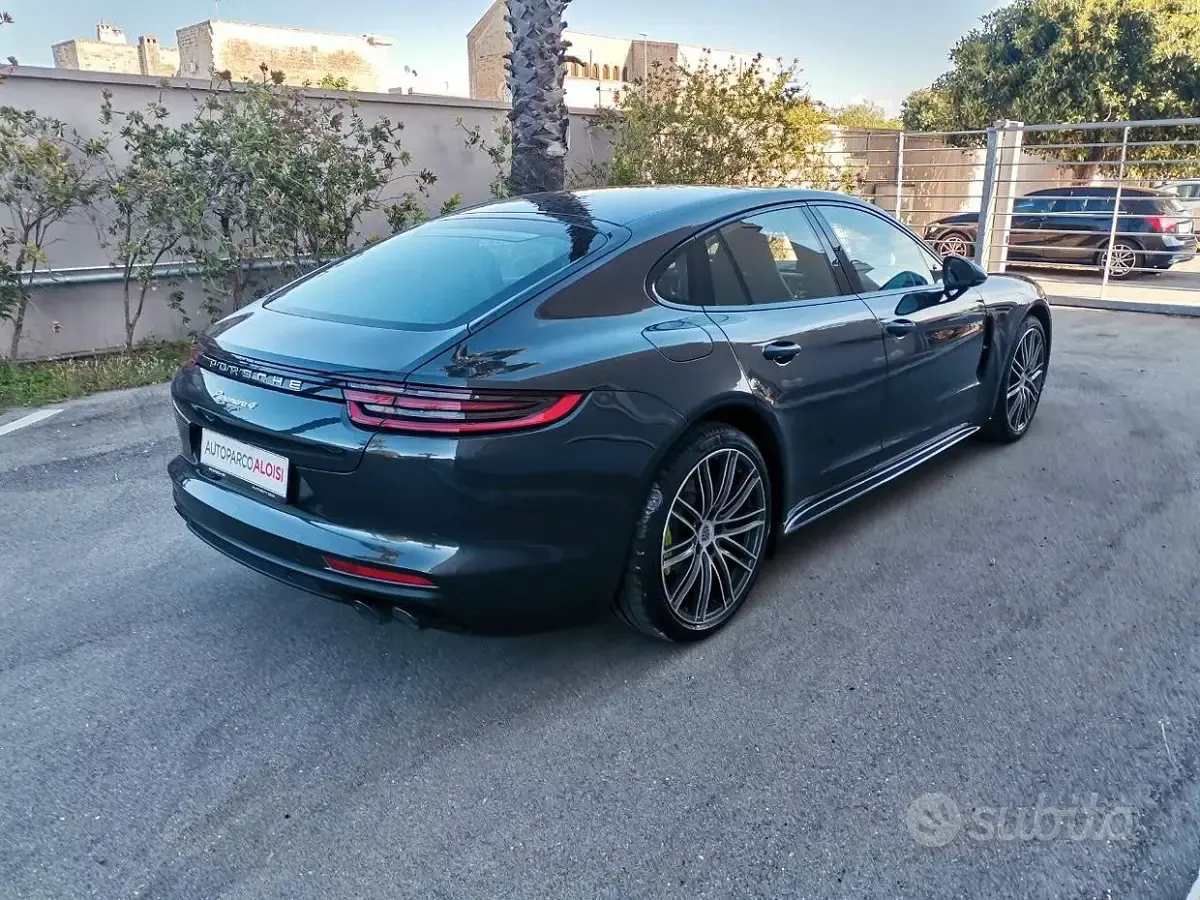 Usata Porsche Panamera 4 E-Hybrid 330 CV (242 kW) 2019 Grigio Utilitaria