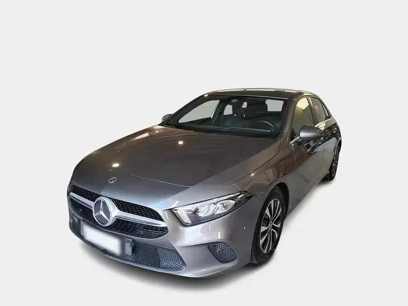 Nero Usata 2021 Mercedes A180 Business Berlina | 21.950 € - Immagine 1/4
