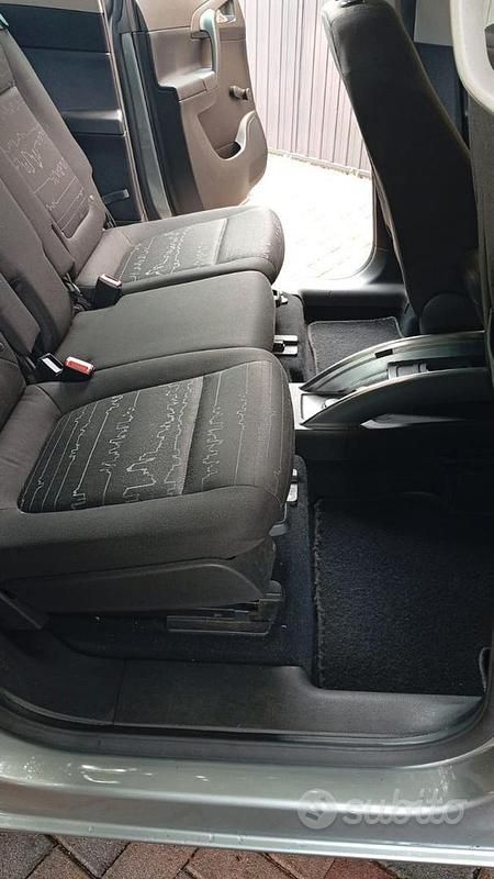 Usata Opel Meriva 95 CV (69 kW) 2011 Grigio Monovolume