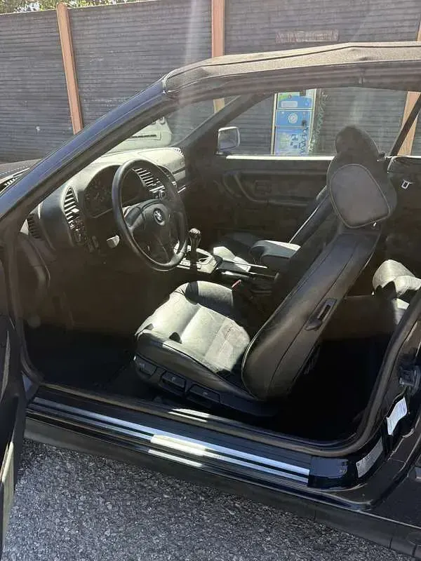 Usata BMW 320 Cabriolet 150 CV (110 kW) 1997 Nero Cabrio