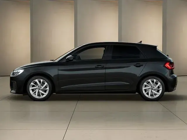 Usata Audi A1 Sportback Admired 95 CV (69 kW) 2025 Nero mito metallizzato Utilitaria