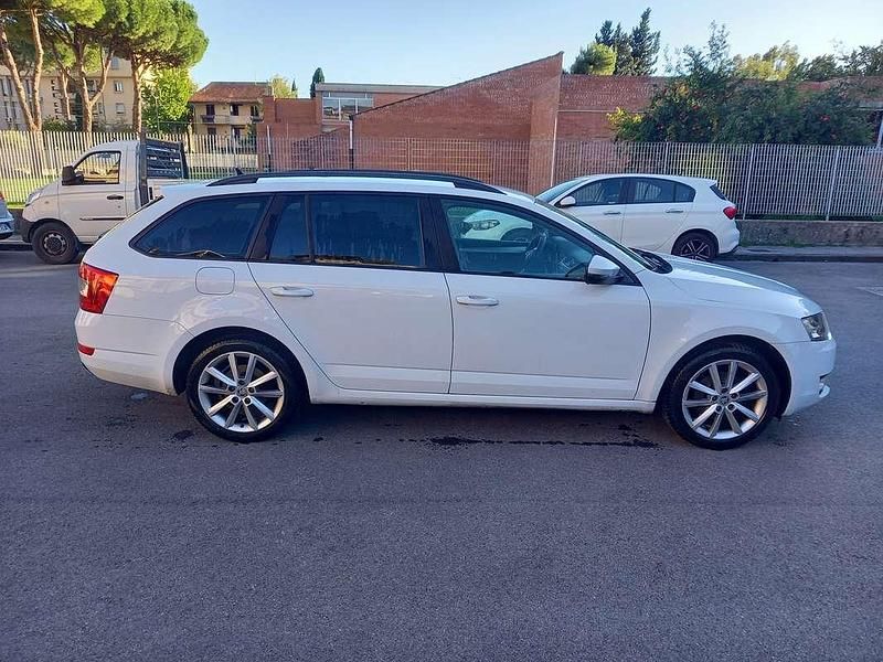 Usata Skoda Octavia G-TEC Executive 110 CV (80 kW) 2017 Bianco Station wagon