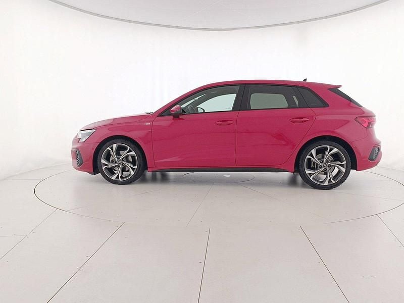 Gebraucht Audi A3 S-Line 150 PS (110 kW) 2022 Rot Limousine