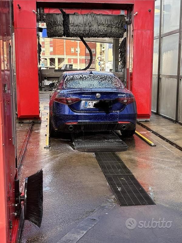 Usata Alfa Romeo Giulia 160 CV (117 kW) 2020 Blu Berlina