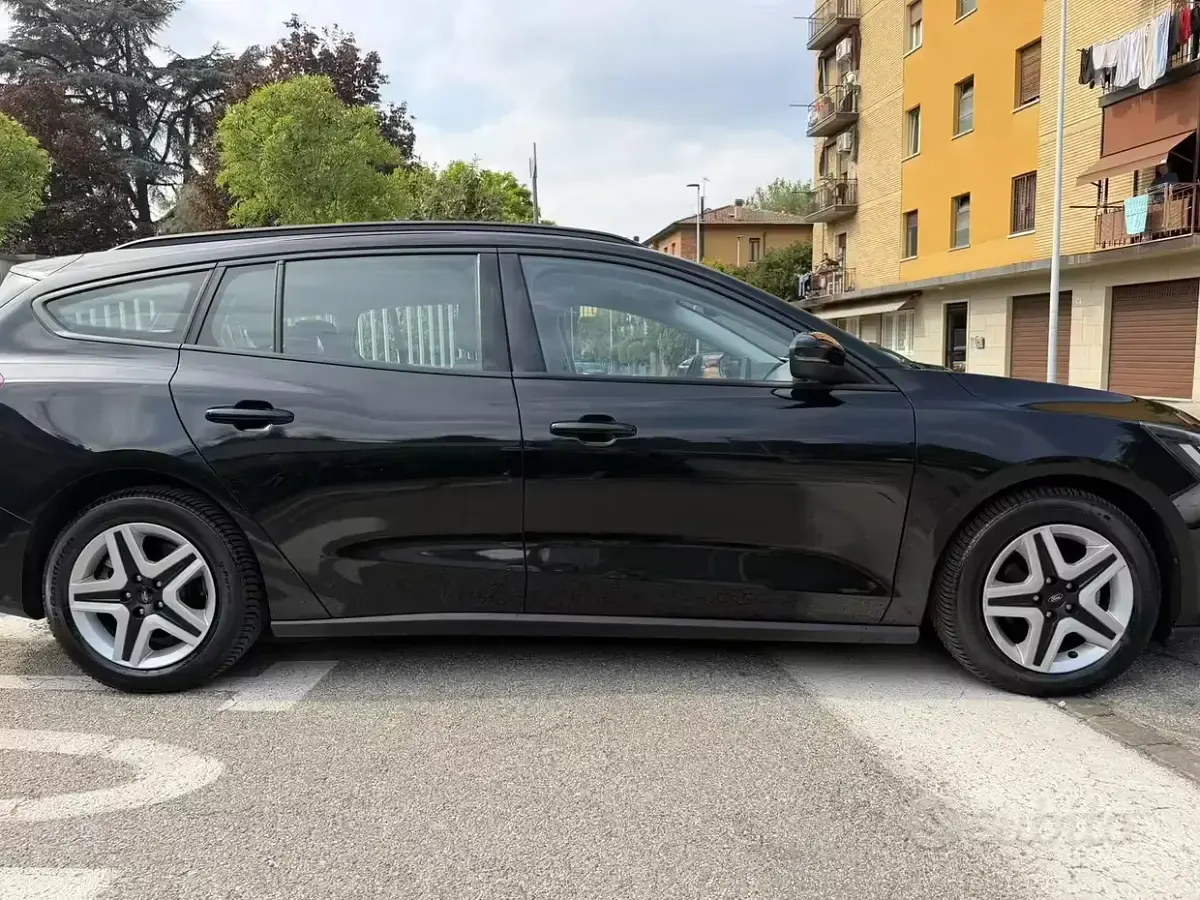Usata Ford Focus Business Edition 120 CV (88 kW) 2022 Nero Station wagon