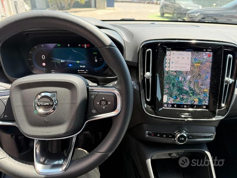 Usata Volvo EX40 Plus 185 kW (252 CV) 2024 Nero SUV