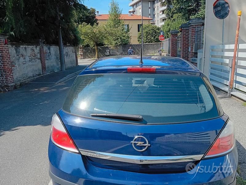 Usata Opel Astra 90 CV (66 kW) 2006 Utilitaria