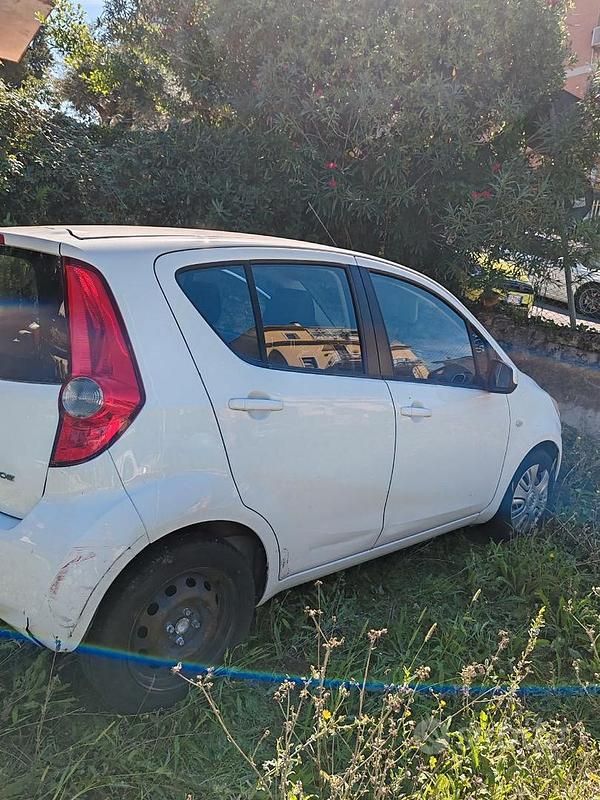 Usata Opel Agila 65 CV (47 kW) 2011 Bianco Utilitaria