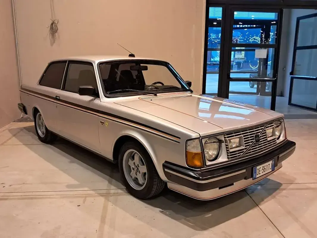 Usata Volvo 240 140 CV (102 kW) 1979 Grigio Coupé