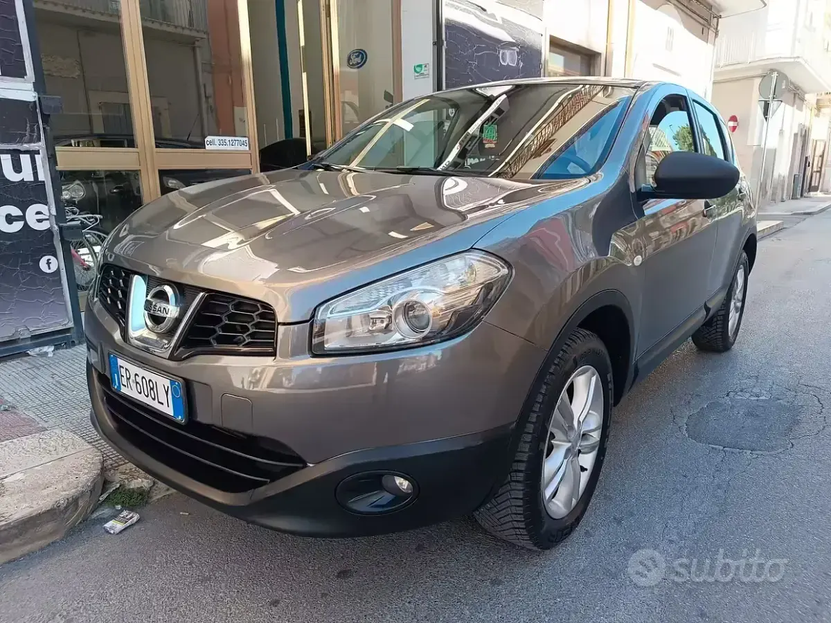 Usata Nissan Qashqai Acenta 110 CV (80 kW) 2013 Grigio SUV
