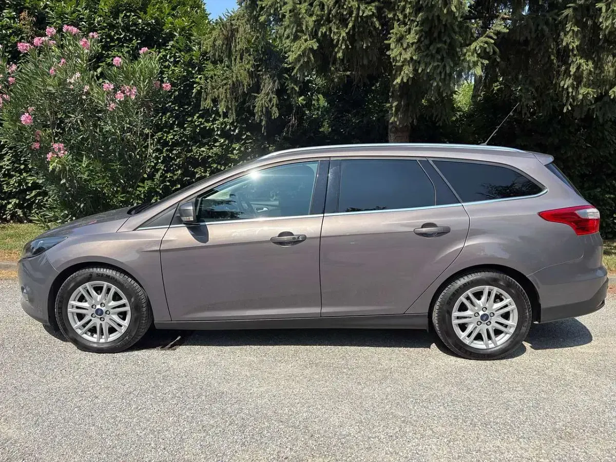 Usata Ford Focus Titanium 116 CV (85 kW) 2013 Grigio Station wagon