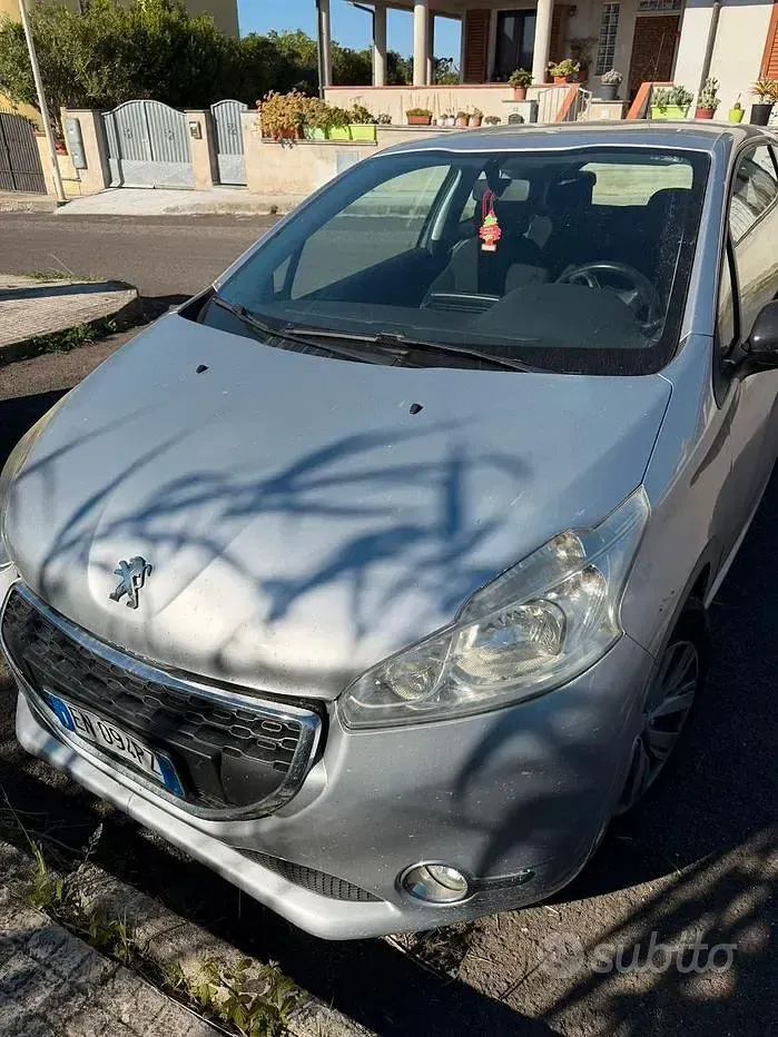 Usata Peugeot 208 82 CV (60 kW) 2012 Grigio Utilitaria