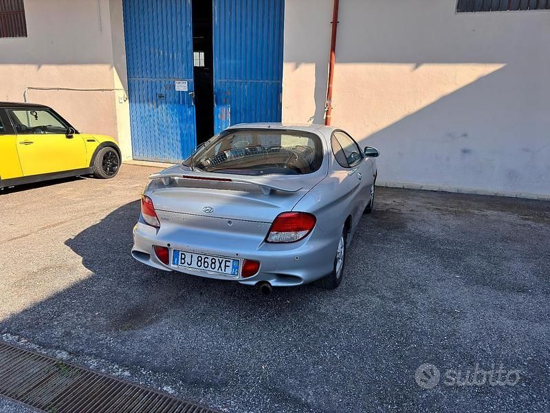 Usata Hyundai Coupé 108 CV (79 kW) 2001 Grigio Coupé