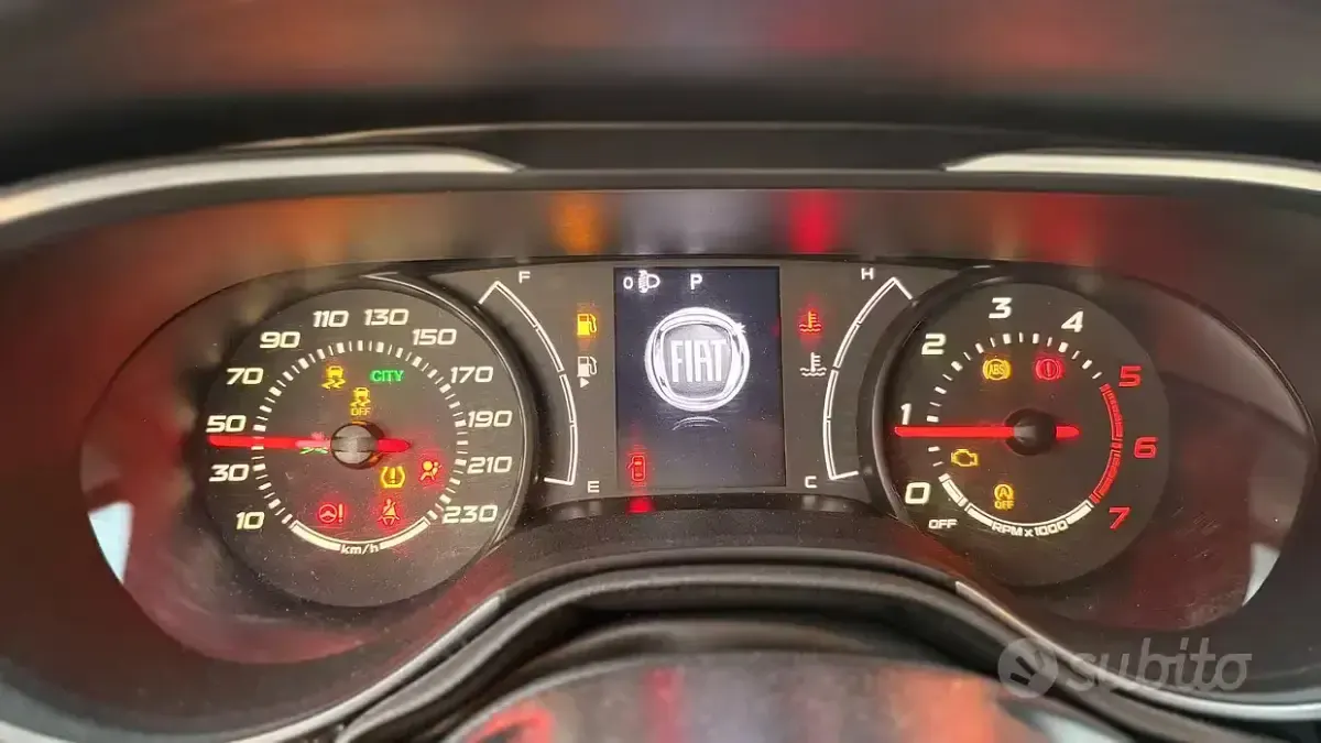 Usata Fiat Tipo 120 CV (88 kW) 2018 Marrone Station wagon