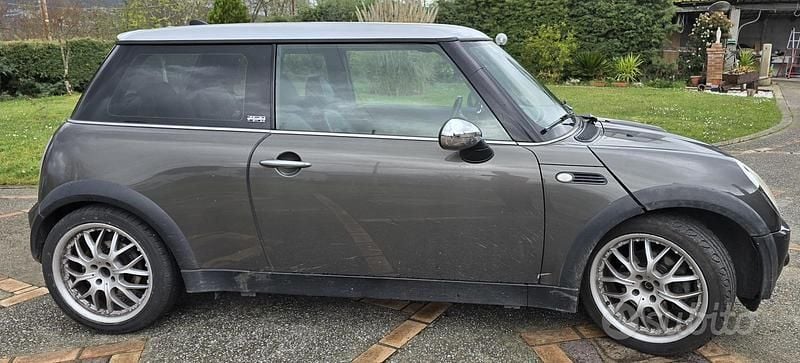 Usata Mini Cooper 116 CV (85 kW) 2006 Grigio Utilitaria