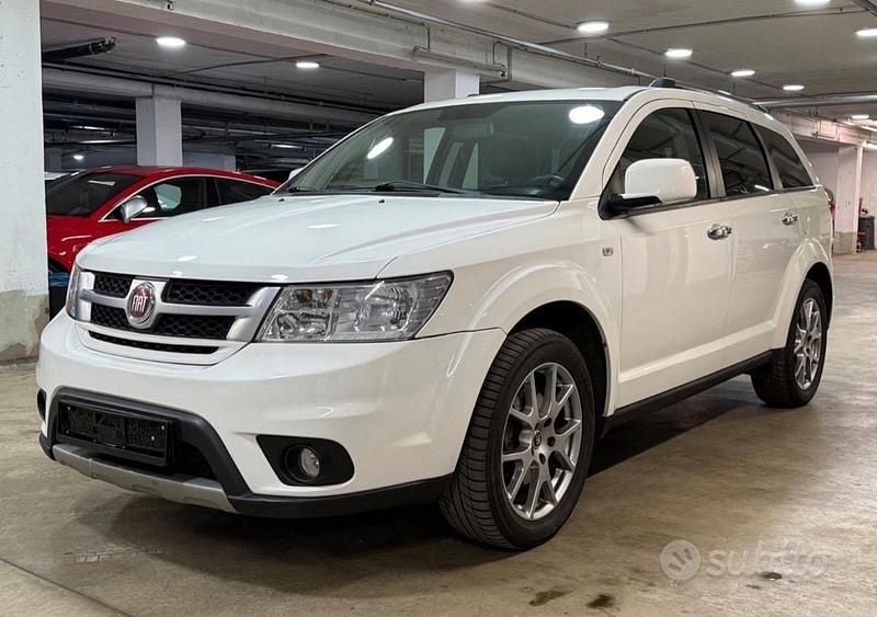 Usata Fiat Freemont Lounge 140 CV (102 kW) 2014 Bianco SUV