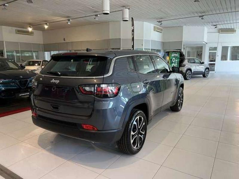 Nuova Jeep Compass Altitude 131 CV (96 kW) 2025 Grigio moda SUV